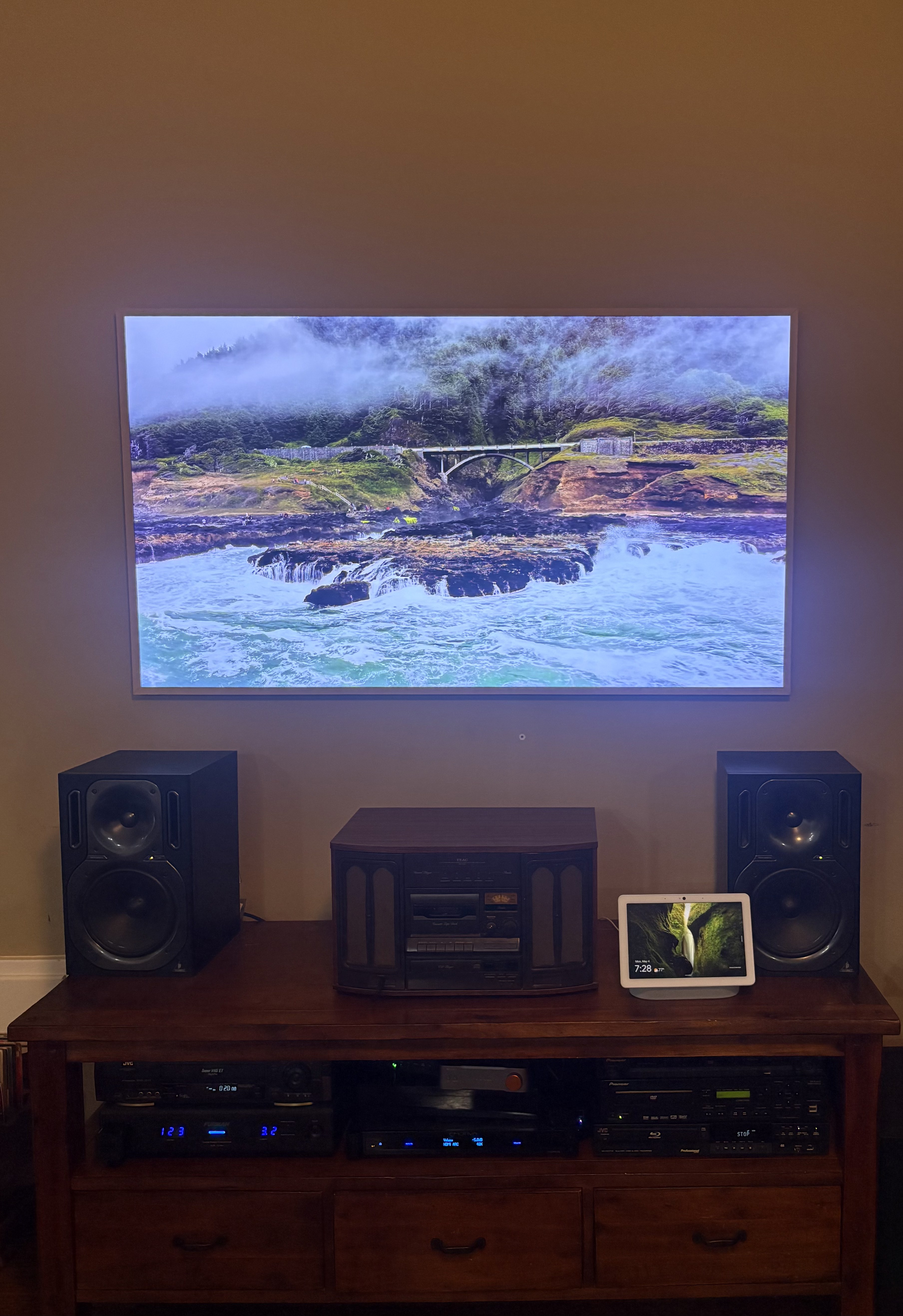 Samsung Frame TV with home audio setup